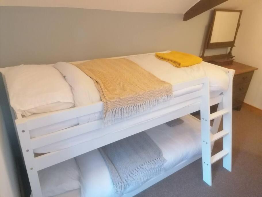 Villa The Old Barn, Cosy Townhouse In Leominster Extérieur photo